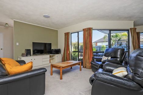 Photo of property in 21 Hyatt Grove, Greenmeadows, Napier, 4112