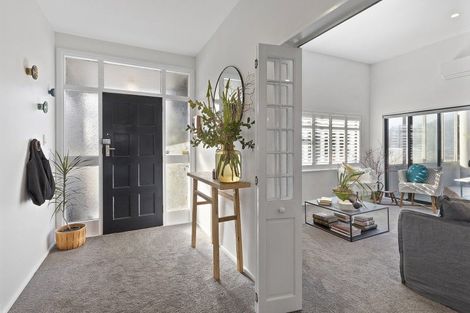 Photo of property in 40 Seatoun Heights Road, Seatoun, Wellington, 6022