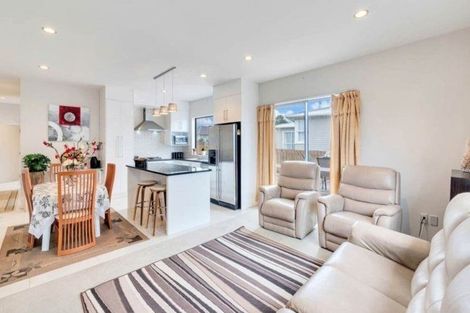 Photo of property in 17 Clendon Place, Manurewa, Auckland, 2102