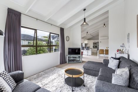 Photo of property in 2/660 Beach Road, Browns Bay, Auckland, 0630