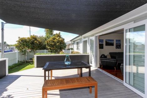 Photo of property in 18 Karaka Street, Merrilands, New Plymouth, 4312