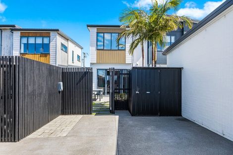 Photo of property in 4/7 Scott Road, Hobsonville, Auckland, 0616