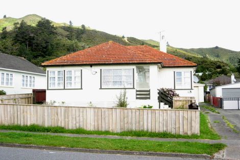 Photo of property in 10 Cleland Crescent, Naenae, Lower Hutt, 5011