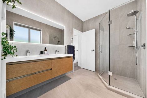 Photo of property in 7 Walter Ruddock Avenue, Kumeu, 0810