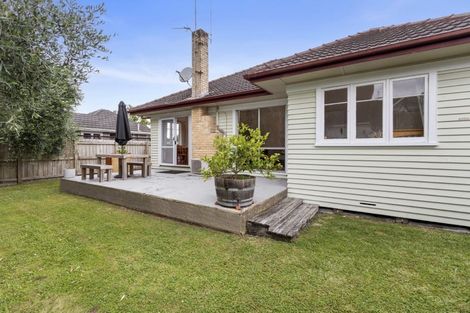 Photo of property in 77 Clarkin Road, Fairfield, Hamilton, 3214