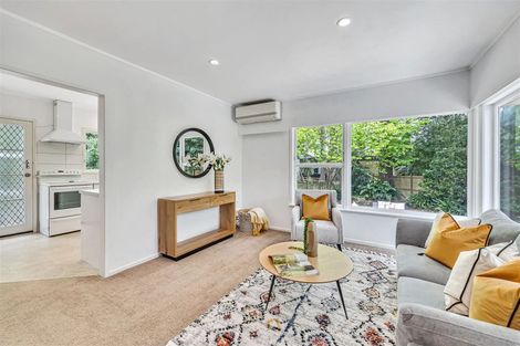 Photo of property in 3/54 Evelyn Place, Hillcrest, Auckland, 0627