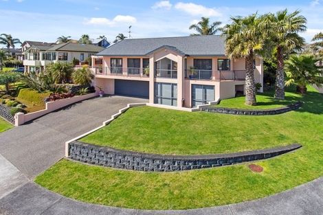 Photo of property in 9 Lamia Place, The Gardens, Auckland, 2105
