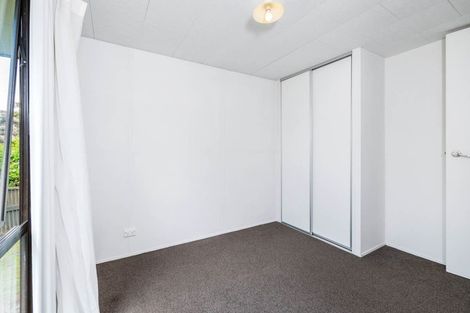 Photo of property in 28 Devonshire Road, Unsworth Heights, Auckland, 0632