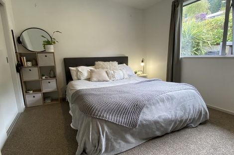 Photo of property in 45 Wynyard Crescent, Fernhill, Queenstown, 9300