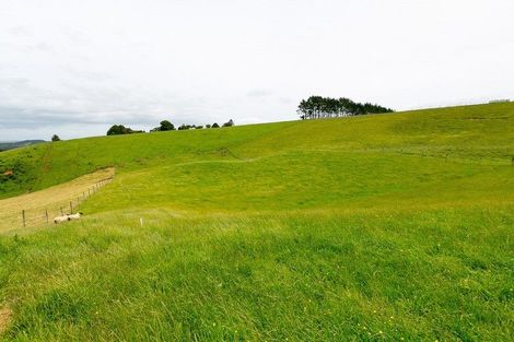 Photo of property in 184 Everett Road, Everett Park, New Plymouth, 4373