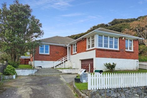 Photo of property in 270 Waddington Drive, Naenae, Lower Hutt, 5011