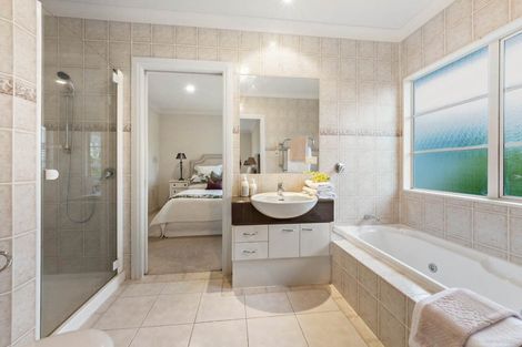 Photo of property in 26 Anaheim Boulevard, Shamrock Park, Auckland, 2016