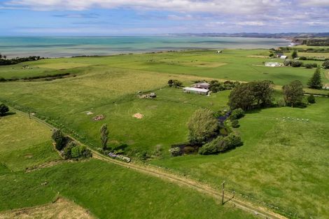 Photo of property in 787 Main North Road, Motunui, Waitara, 4383