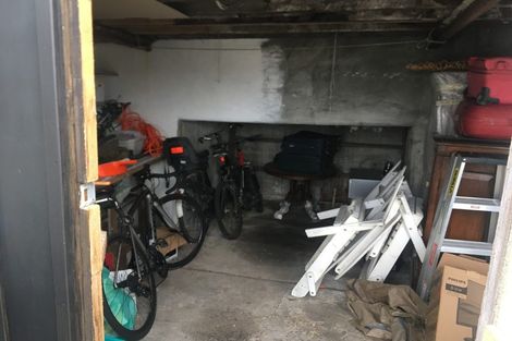 Photo of property in 100 Farnham Street, Mornington, Wellington, 6021