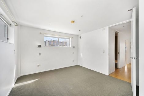 Photo of property in 253/21 Left Bank, Te Aro, Wellington, 6011