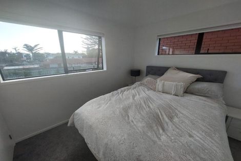 Photo of property in 8/10 Yeovil Road, Te Atatu Peninsula, Auckland, 0610