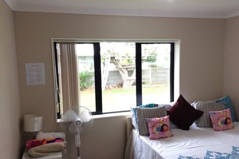 Photo of property in 18a Nicola Place, Mangere, Auckland, 2022