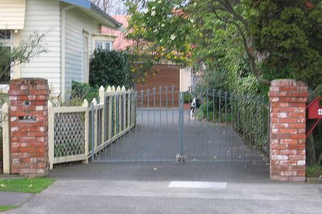 Photo of property in 42 Manapouri Crescent, Hokowhitu, Palmerston North, 4410