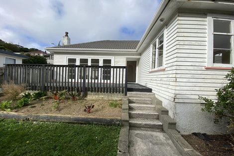 Photo of property in 1/158 Newlands Road, Newlands, Wellington, 6037