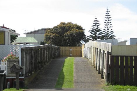 Photo of property in 76 Hinau Street, Castlecliff, Whanganui, 4501