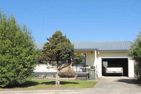 Photo of property in 2 Annette Place, Whitianga, 3510
