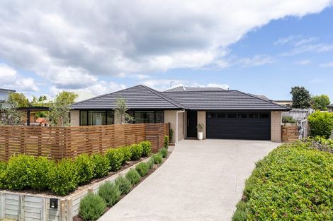 Photo of property in 10 Sovereign Way, Paraparaumu, 5032