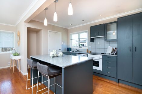 Photo of property in 47 Hereford Street, Te Atatu Peninsula, Auckland, 0610