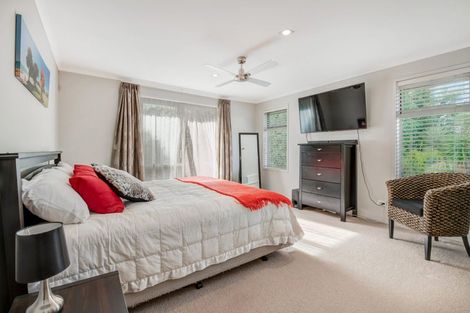 Photo of property in 2a Astrolabe Place, Gulf Harbour, Whangaparaoa, 0930