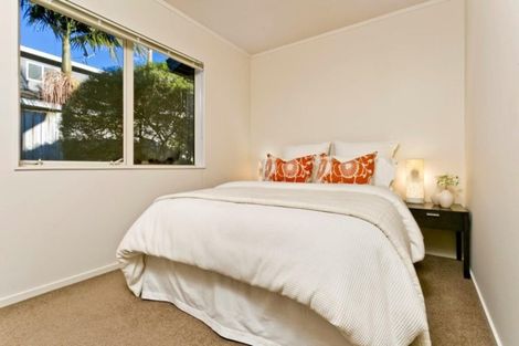 Photo of property in 11 Te Hoe Grove, Pinehill, Auckland, 0632