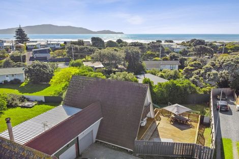 Photo of property in 5a William Street, Waikanae Beach, Waikanae, 5036