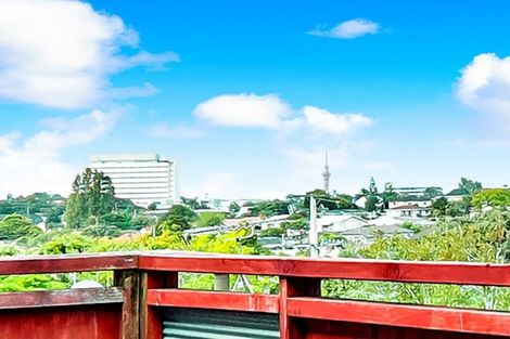 Photo of property in 42 Gordon Avenue, Milford, Auckland, 0620