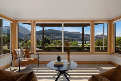 Photo of property in 732 Peninsula Road, Kelvin Heights, Queenstown, 9300