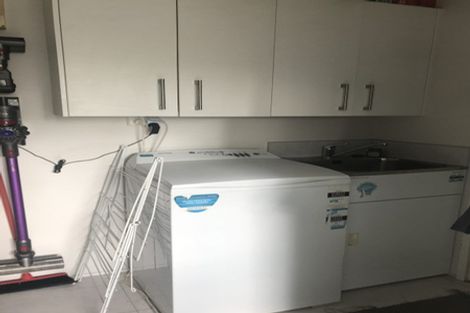 Photo of property in 1/109 Oreil Avenue, West Harbour, Auckland, 0618