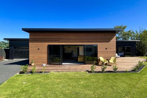 Photo of property in 16 Whitestone Crescent, Weston, Oamaru, 9401