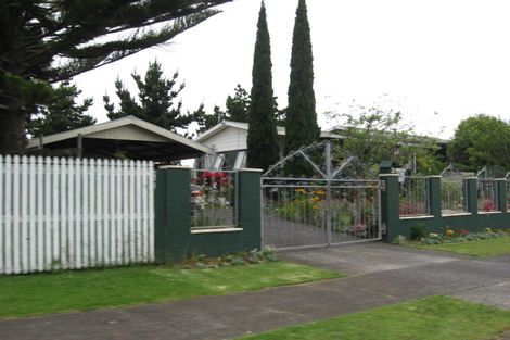 Photo of property in 28 Vimy Place, Mangere, Auckland, 2022