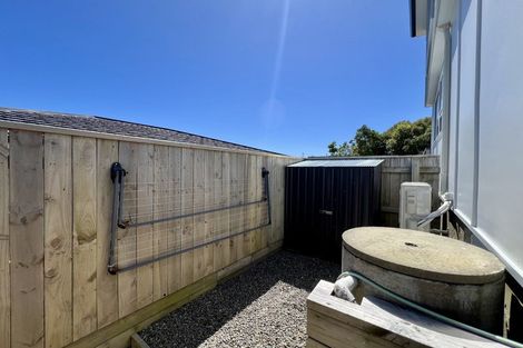 Photo of property in 20a Chetwode Grove, Newlands, Wellington, 6037