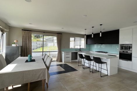 Photo of property in 36 Bur Oak Terrace, Schnapper Rock, Auckland, 0632