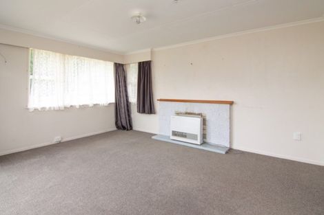 Photo of property in 27 Mokau Place, Terrace End, Palmerston North, 4410