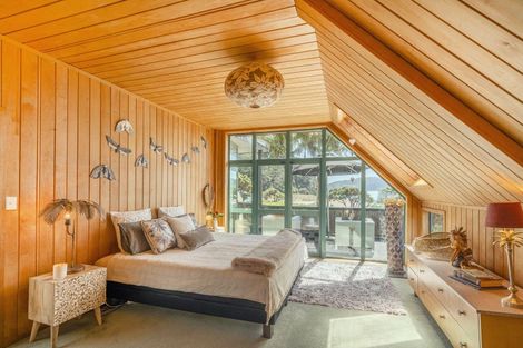 Photo of property in 24 Pye Place, Hot Water Beach, Whitianga, 3591