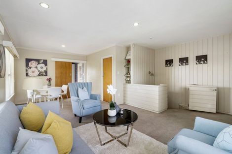 Photo of property in 1/21 Evelyn Place, Hillcrest, Auckland, 0627