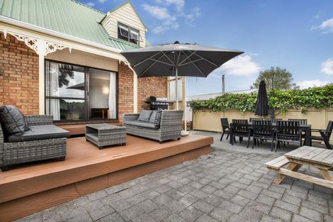 Photo of property in 14 Hadley Wood Drive, Wattle Downs, Auckland, 2103