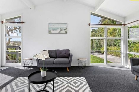 Photo of property in 38 D'oyly Drive, Stanmore Bay, Whangaparaoa, 0932