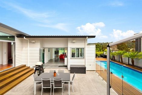 Photo of property in 8 Kerema Way, Schnapper Rock, Auckland, 0632