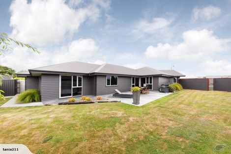 Photo of property in 10 Chestnut Close, Kelvin Grove, Palmerston North, 4414
