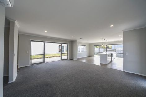 Photo of property in 24 Poplar Grove, Feilding, 4702