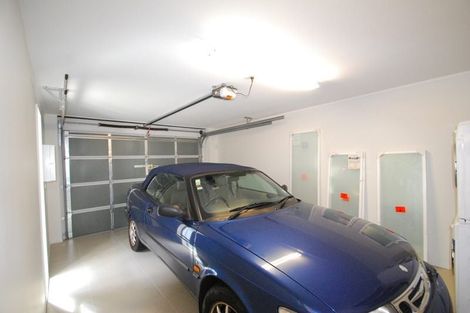 Photo of property in 220 Queens Drive, Lyall Bay, Wellington, 6022