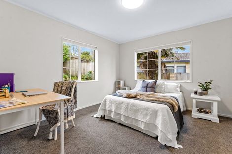 Photo of property in 53 Stratford Road, Manurewa, Auckland, 2105