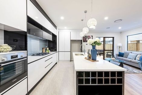 Photo of property in 30 Ballindrait Drive, Flat Bush, Auckland, 2019