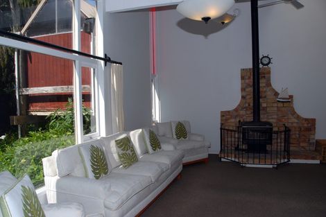 Photo of property in 14 Fitzpatrick Place, Chatswood, Auckland, 0626