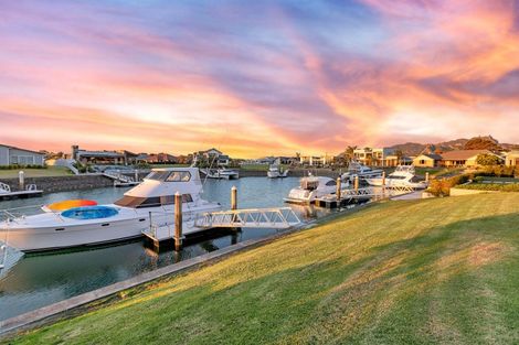 Photo of property in 10 Rauiri Drive, One Tree Point, 0118